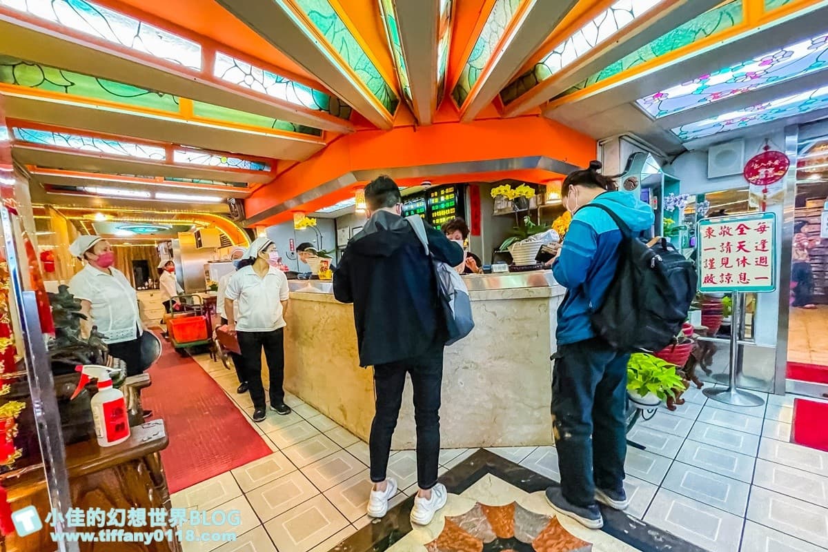 台北隱藏版「夜總會排骨飯」!秒回70年代復古大舞廳,飄香50年老店傳奇 台北隱藏版「夜總會排骨飯」!秒回70年代復古大舞廳,飄香50年老店傳奇