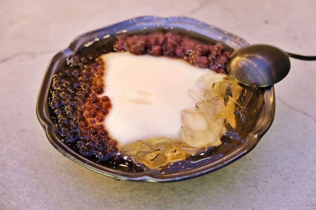 2026台南佳里美食推薦TOP11！秒殺級烤雞小吃、蘆筍凍豆花甜點
