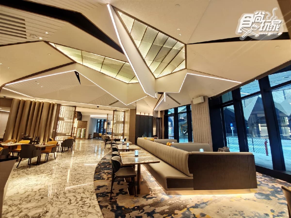 這不是電影！超美未來感酒店住過沒？入住還可賞摩天輪景觀
