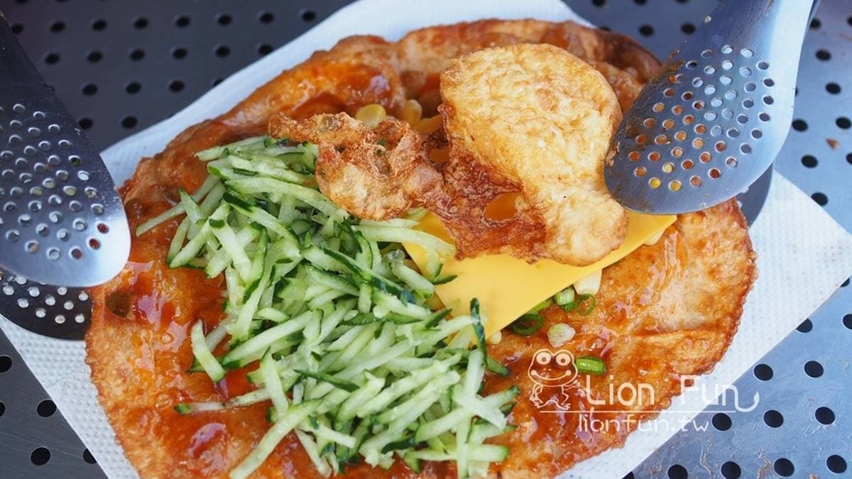 加料推薦可以選擇起司增加鹹甜風味，還會有點小牽絲。（圖片來源：Lion Fun）