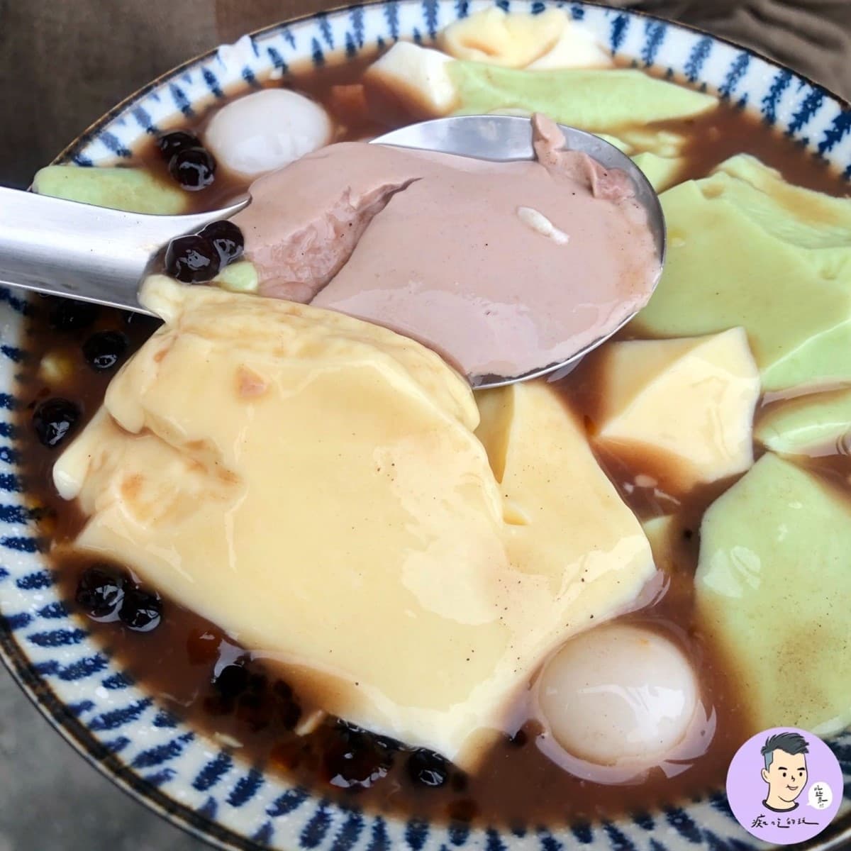 30年老字號「四色布丁豆花」！台南人消暑最愛銅板點心，各大夜市出沒趴趴走