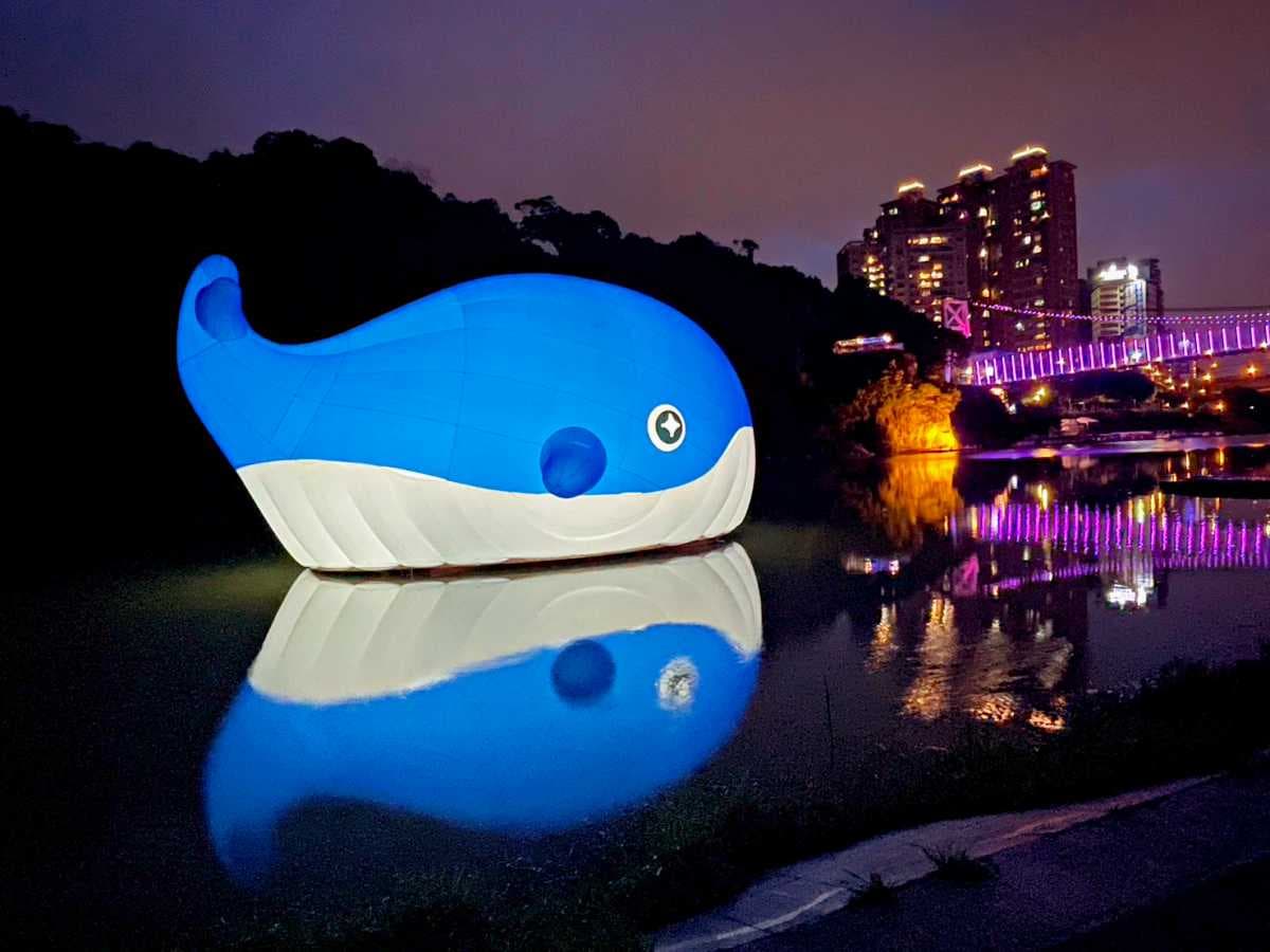 巨萌「噴水鯨魚」游進碧潭！８月水舞煙火只剩２天，爽抽iPhone 15、鯨魚抱枕