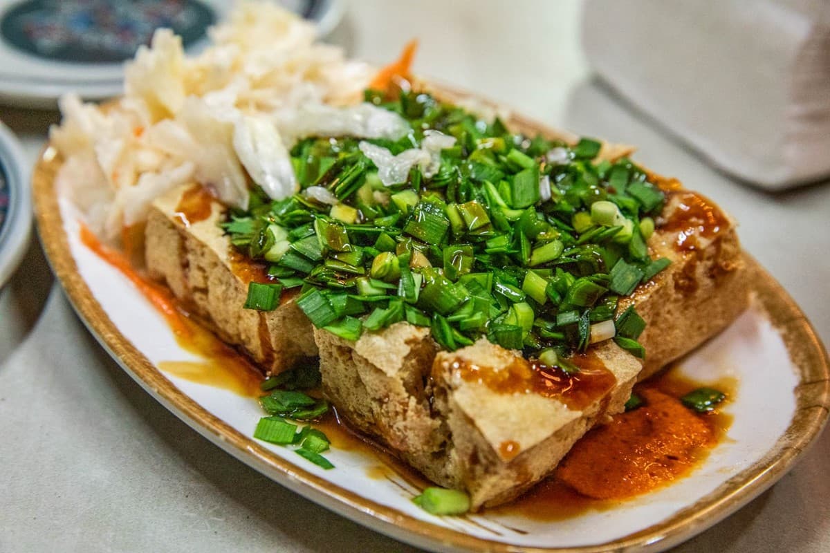 網推媲美「花蓮第一臭豆腐」!高分4.9星在地人超愛,滿滿韭菜尬泡菜超唰嘴 網推媲美「花蓮第一臭豆腐」!高分4.9星在地人超愛,滿滿韭菜尬泡菜超唰嘴
