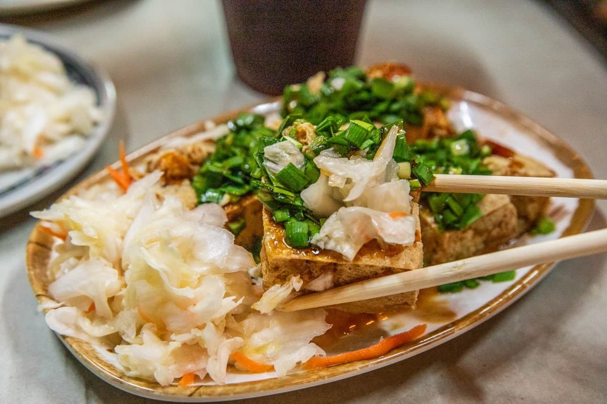 網推媲美「花蓮第一臭豆腐」!高分4.9星在地人超愛,滿滿韭菜尬泡菜超唰嘴 網推媲美「花蓮第一臭豆腐」!高分4.9星在地人超愛,滿滿韭菜尬泡菜超唰嘴