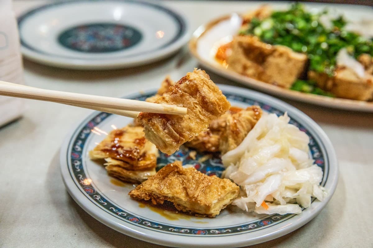 網推媲美「花蓮第一臭豆腐」!高分4.9星在地人超愛,滿滿韭菜尬泡菜超唰嘴 網推媲美「花蓮第一臭豆腐」!高分4.9星在地人超愛,滿滿韭菜尬泡菜超唰嘴