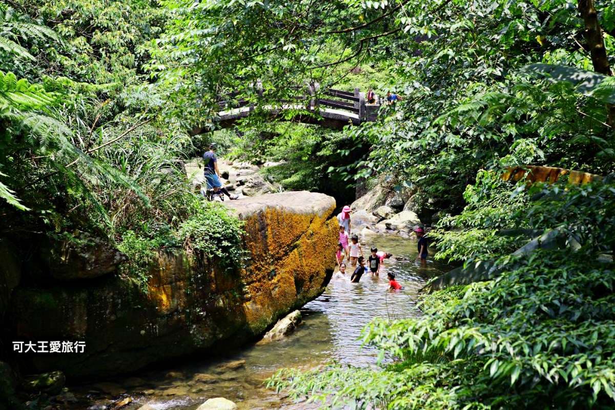走20分鐘輕鬆抵達！基隆「祕境步道」免費玩水、享受天然瀑布SPA，消暑快衝