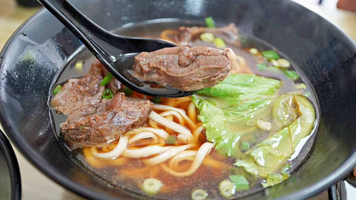 一家牛肉麵館 img