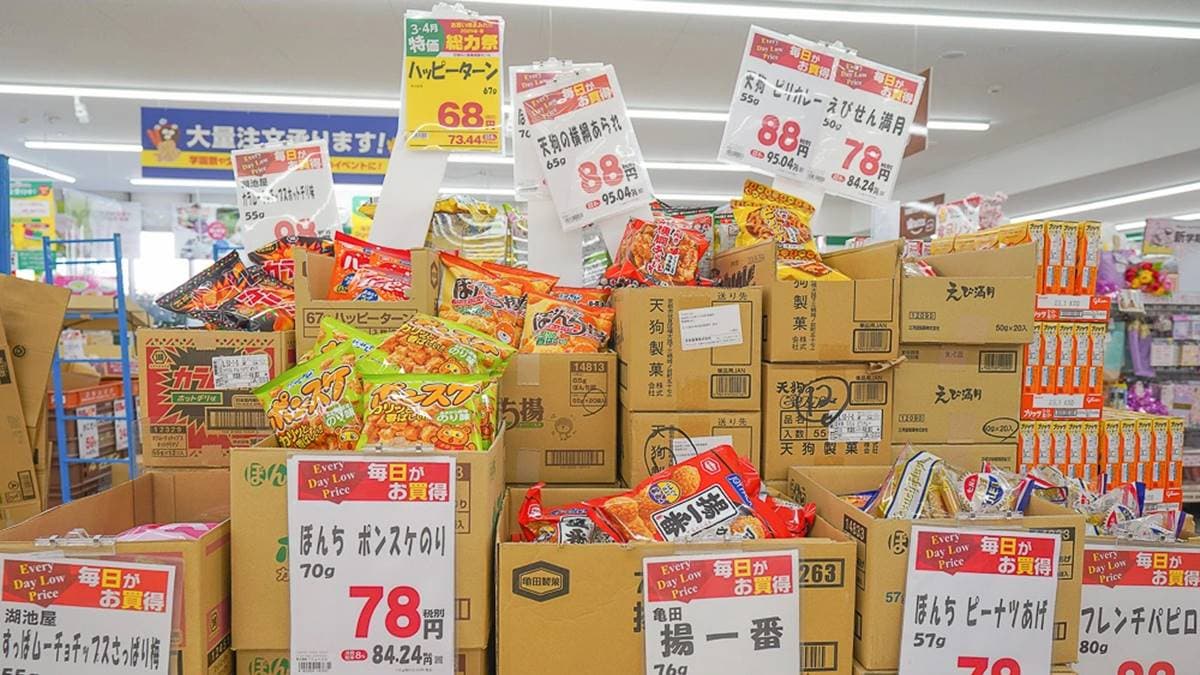 超市內單包裝的零食商品很多。（圖片來源：緹雅瑪美食旅遊趣）