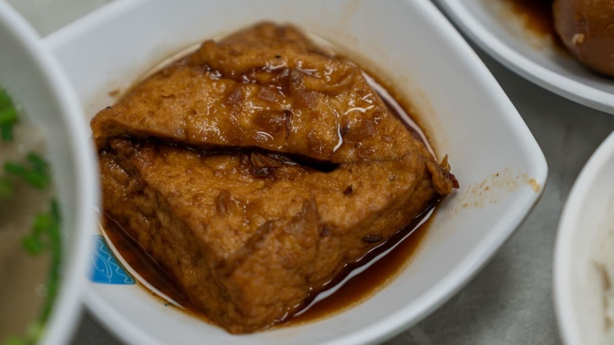 油豆腐吸飽滷汁很夠味。（圖片來源：土土旅食記趣）