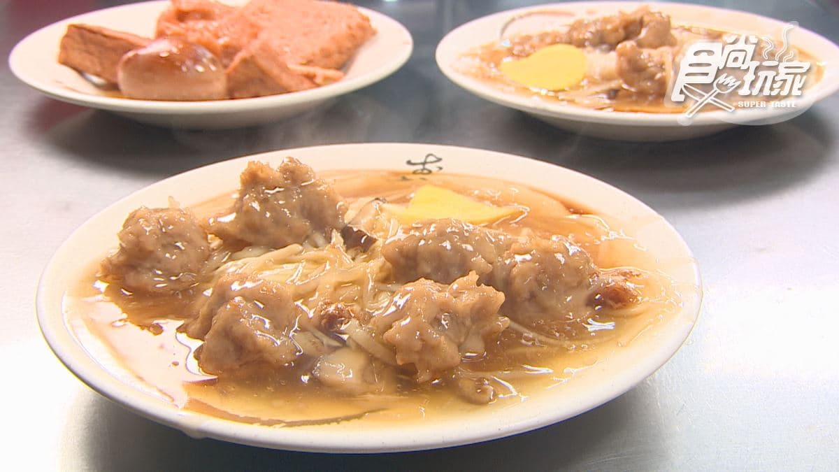 「傳台中正老牌香菇肉羹復興店」是在地的老字號美食。