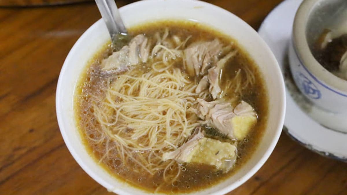 當歸鴨肉麵線分量滿多的。（圖片來源：沙拉公主吃喝玩樂看世界）