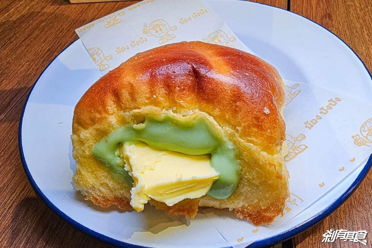 【新開店】台中首間「泰式甜點專賣」！必吃曼谷爆餡烤麵包，爽嗑半顆西瓜冰