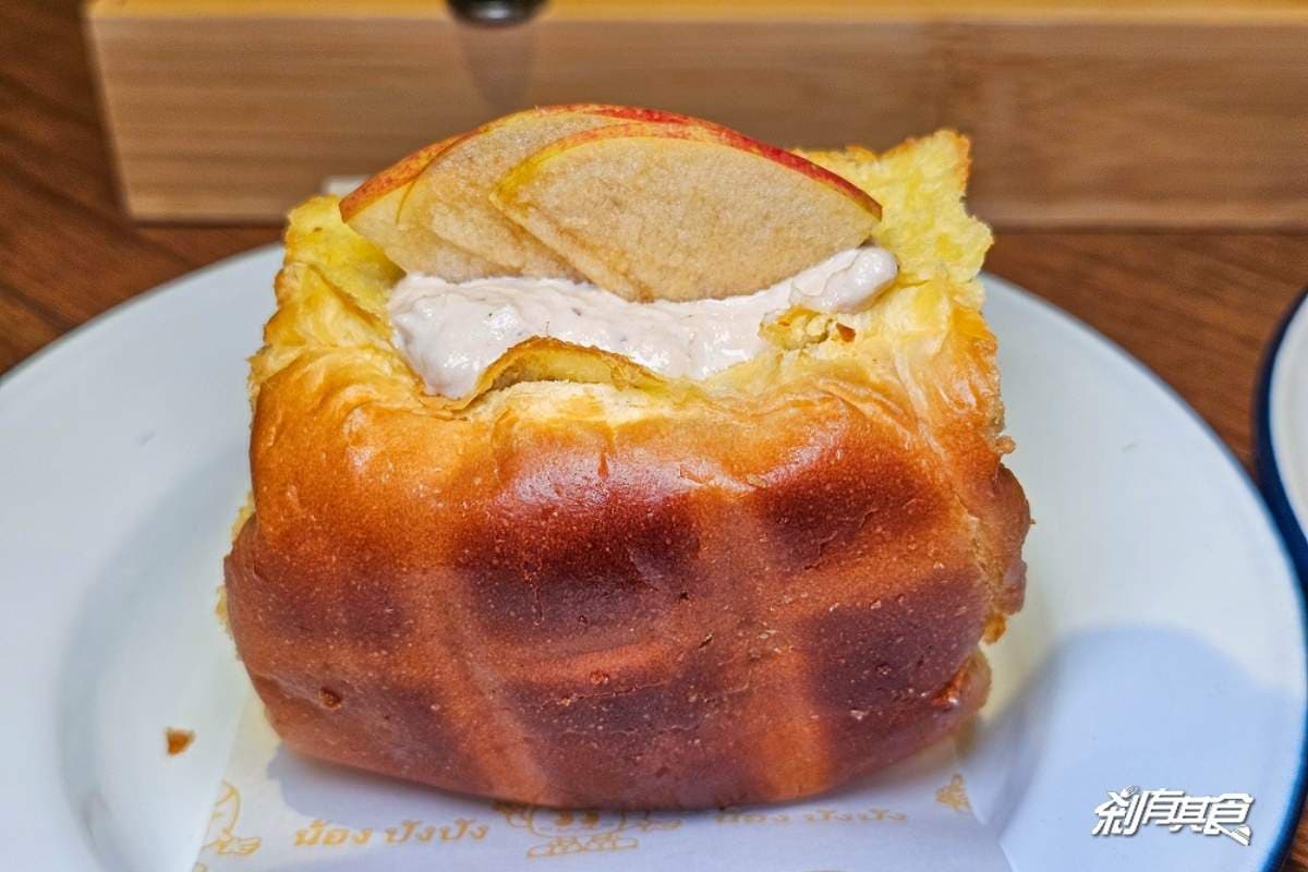 【新開店】台中首間「泰式甜點專賣」！必吃曼谷爆餡烤麵包，爽嗑半顆西瓜冰