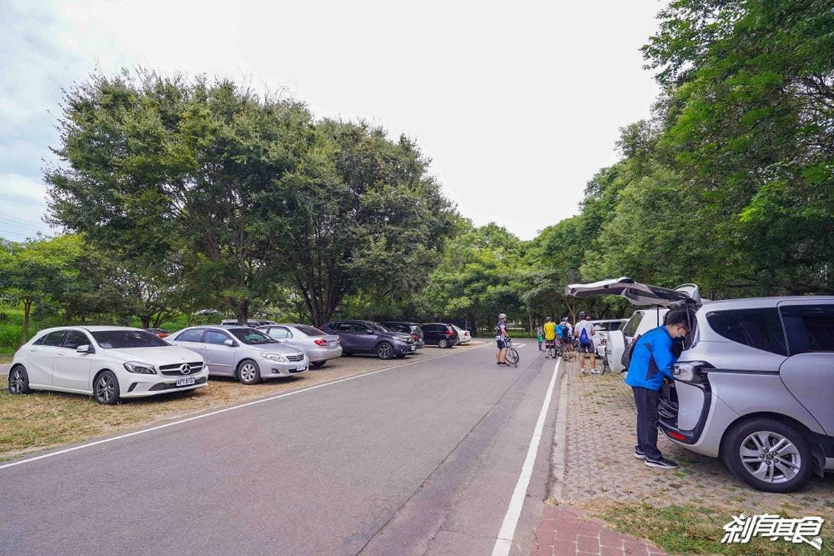 台中人免費玩水！公園戲水區「噴水槍、水霧隧道」超消暑，22公尺溜滑梯放電