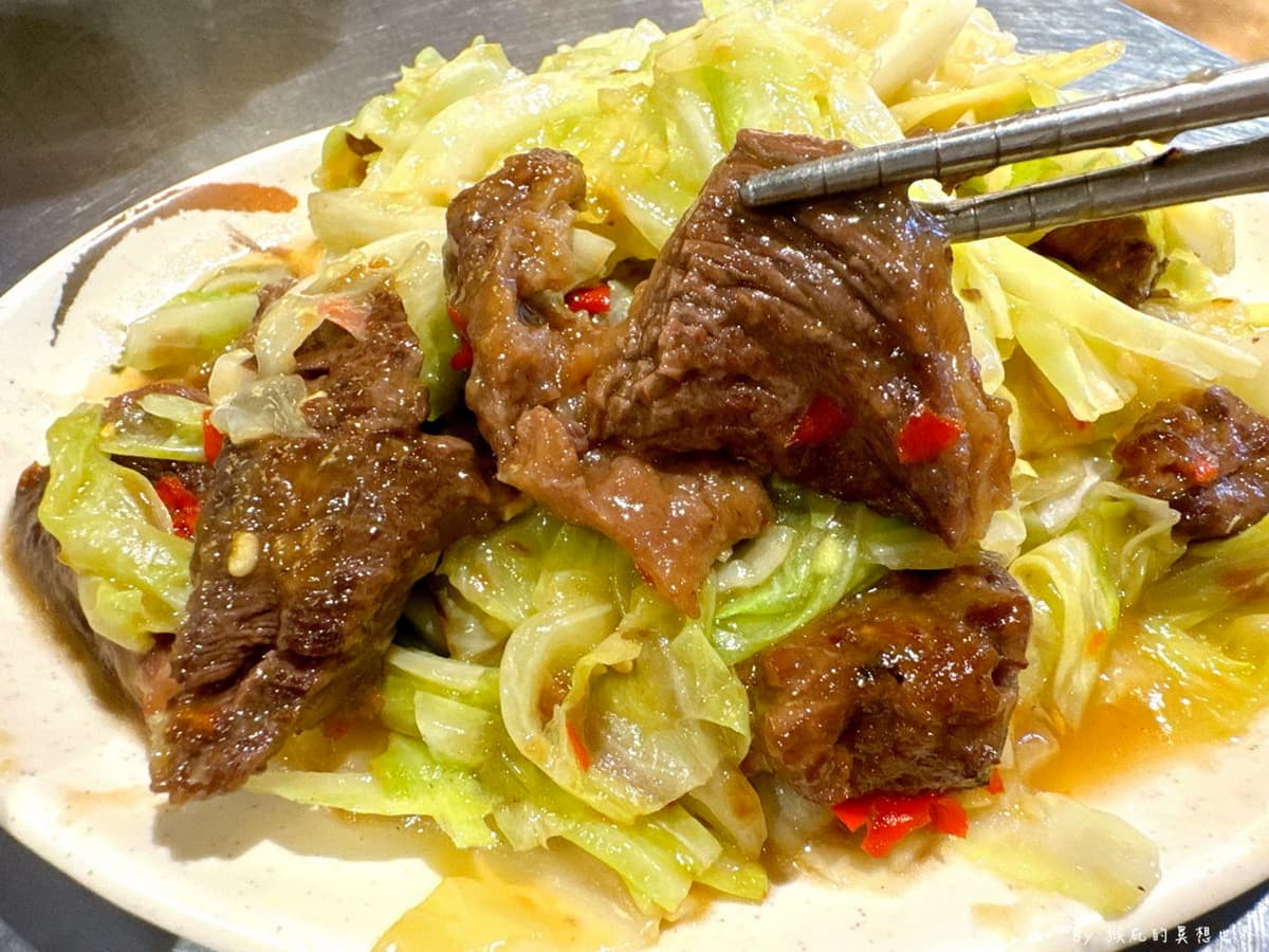 肉燥飯、滷蛋無限吃到飽！台中「超佛牛肉湯」最低145元，必點大分量牛腩