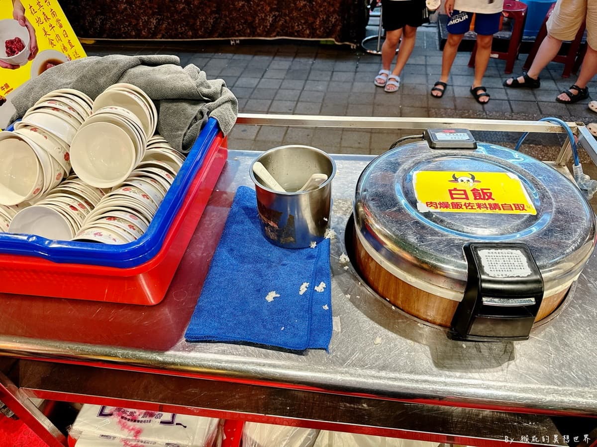 肉燥飯、滷蛋無限吃到飽！台中「超佛牛肉湯」最低145元，必點大分量牛腩