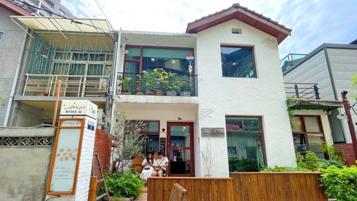 店內店外都相當好拍，還有不少龍貓元素可打卡。（圖片來源：薇琪&吉米の生活小札記）