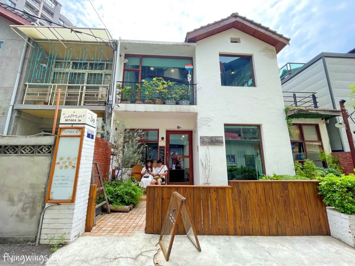 台灣吃得到！圓滾滾「雙色龍貓吐司」萌翻天，打卡必拍龍貓公車站場景