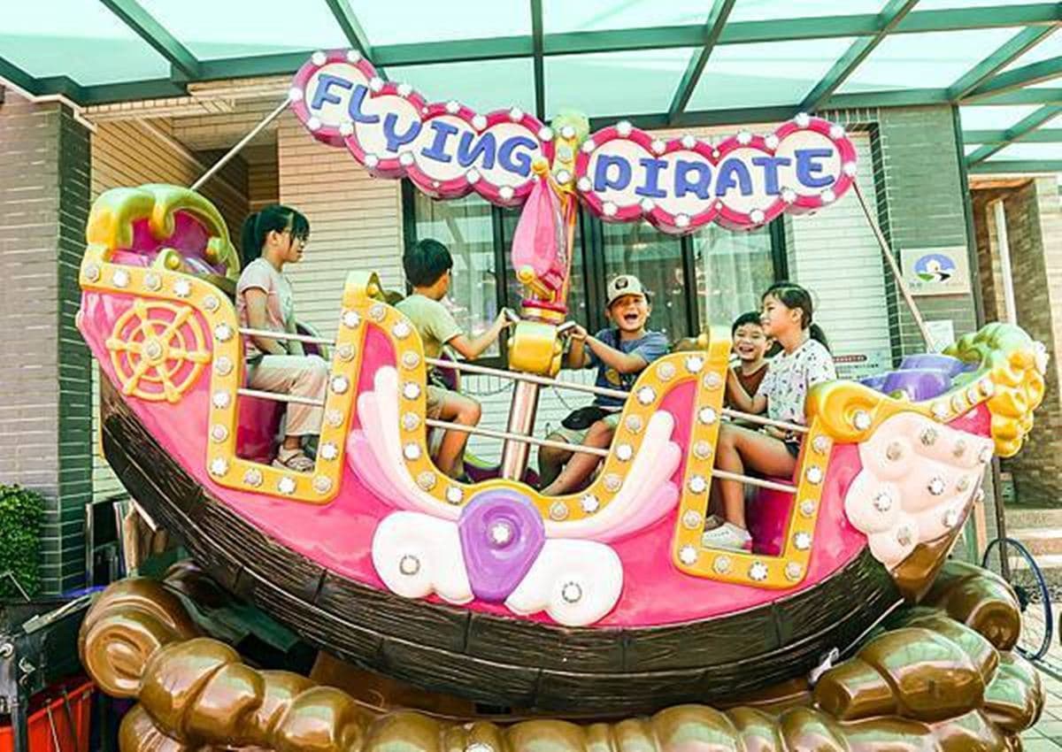 房內開巨型怪手？海盜船、泳池、沙坑玩到飽，宜蘭超狂「親子民宿」放電必住
