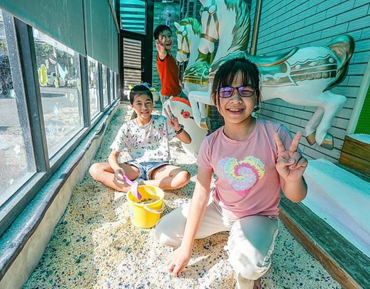 房內開巨型怪手？海盜船、泳池、沙坑玩到飽，宜蘭超狂「親子民宿」放電必住