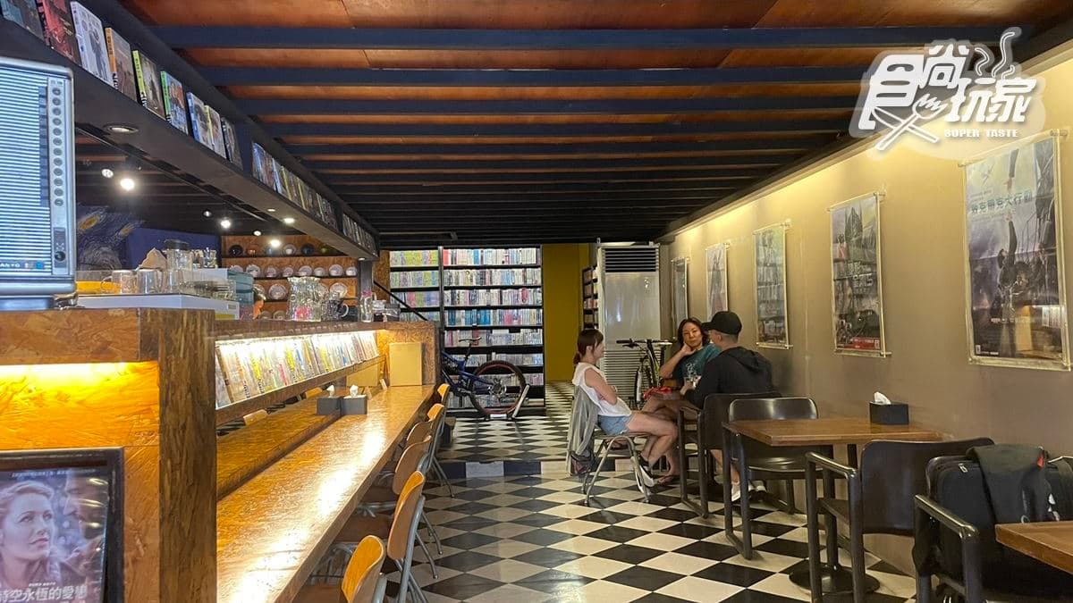 這家餐廳原本是一間DVD出租店，後轉型成為一家咖啡餐廳。