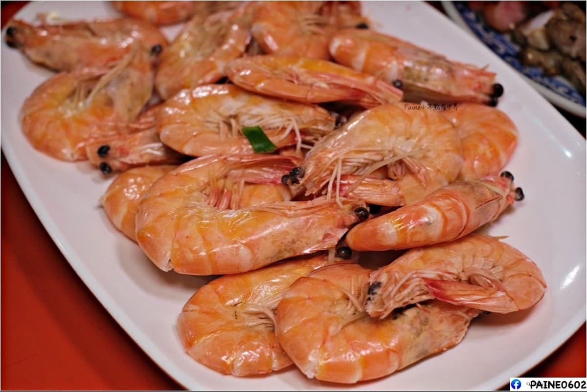 挑戰全台最划算！350元起爽嗑「無菜單料理」，６菜１湯還附滷肉飯吃到飽