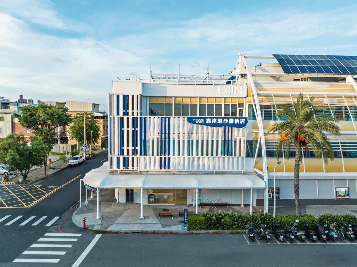 挑戰「高雄最美市場」!線形波浪+LED外牆點燈美到炸,坐擁海景第一排 挑戰「高雄最美市場」!線形波浪+LED外牆點燈美到炸,坐擁海景第一排