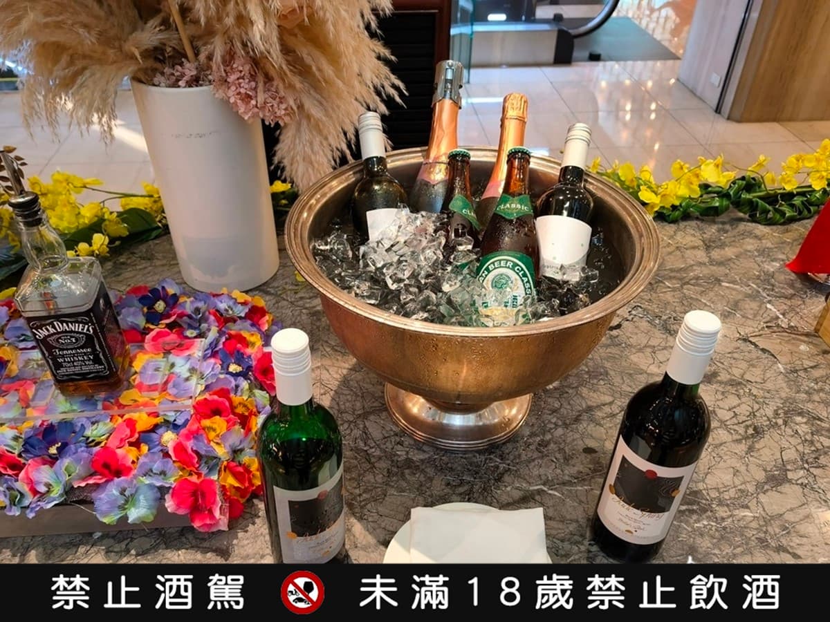 海鮮控快衝！福華「彩虹座」平日午晚餐升級，爽嗑雪蟹腳、鮮鮑魚、生干貝