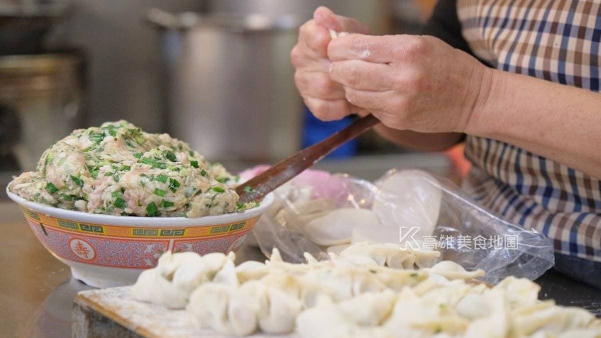 水餃都是每天新鮮現包，內餡是韭菜跟高麗菜混合絞肉製成。（圖片來源：高雄美食地圖）
