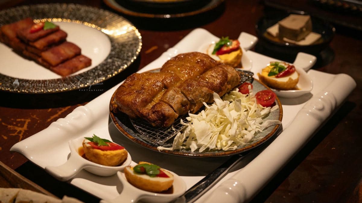 「女婿芋見香酥鴨」擺盤非常華麗霸氣。（圖片來源：晏世旅攝）