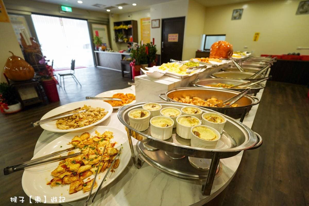 139元「便當自助餐」吃到飽!超過30種菜色無限供應,白飯、湯類、飲料都有 139元「便當自助餐」吃到飽!超過30種菜色無限供應,白飯、湯類、飲料都有