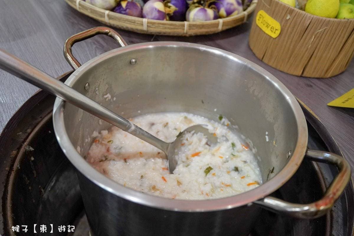 139元「便當自助餐」吃到飽!超過30種菜色無限供應,白飯、湯類、飲料都有 139元「便當自助餐」吃到飽!超過30種菜色無限供應,白飯、湯類、飲料都有