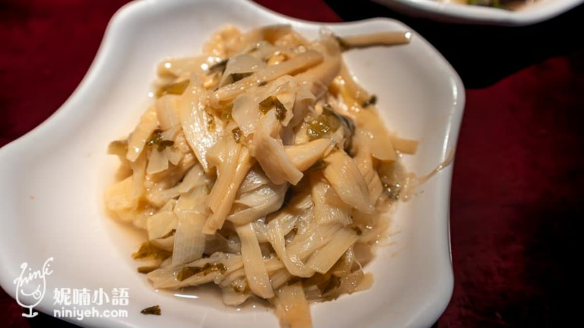 「滷筍絲」尾韻帶酸好下飯。（圖片來源：NICO＆妮喃小語）