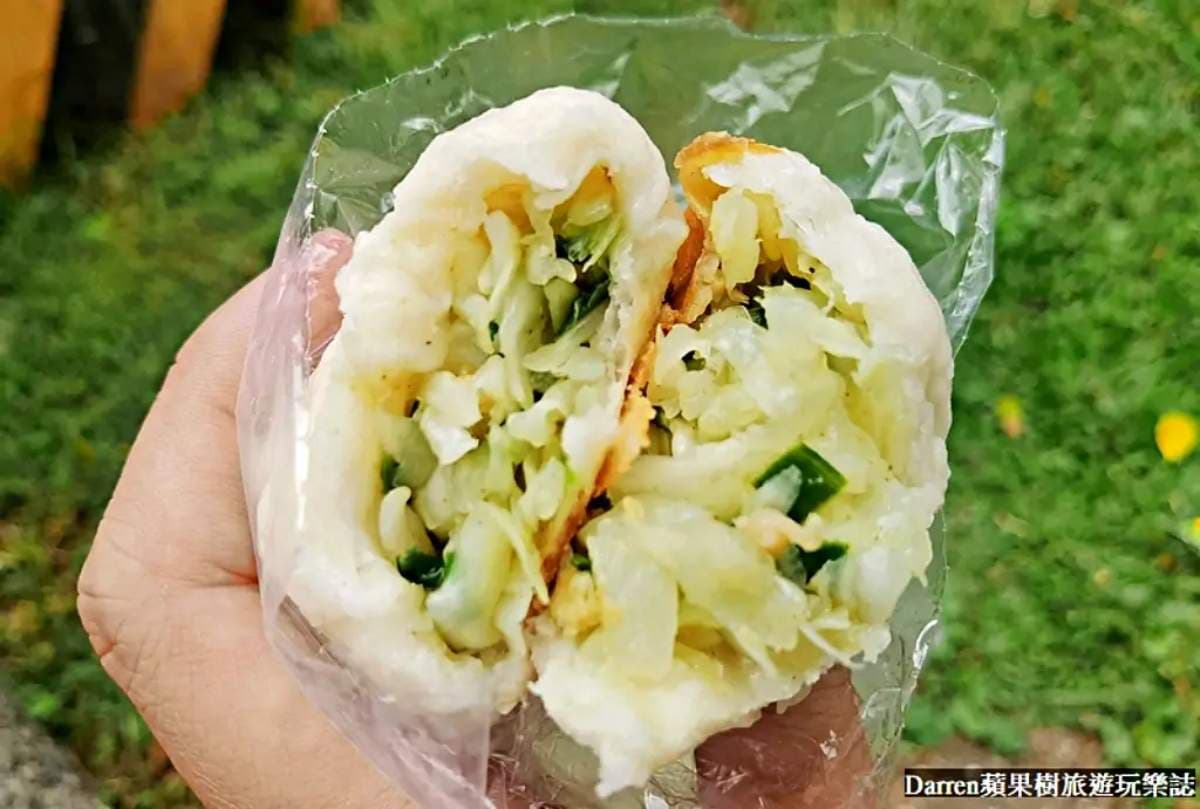 每顆只要７元！新北老字號「公園水煎包」搬新家，金黃恰恰每顆都超有料