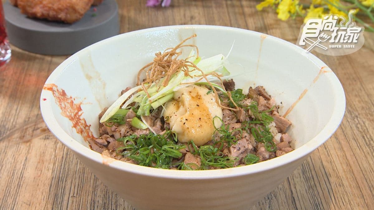 「可遇不可求叉燒飯」肉給得滿多的，清爽且帶有蒜頭的甜味。