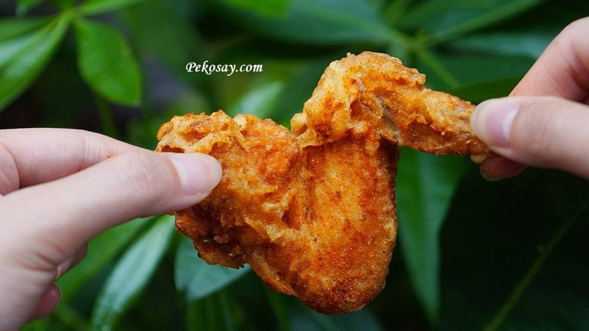 雞翅口感外酥內嫩，乾爽不油膩，咬下還可以看到肉汁！（圖片來源：PEKOのSimple Life）