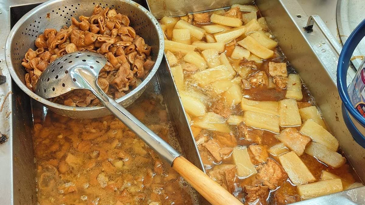 「魯蘿蔔」「魯豆腐」相當入味多汁，香味濃郁無比卻不死鹹。（圖片來源：小美很愛嚐）