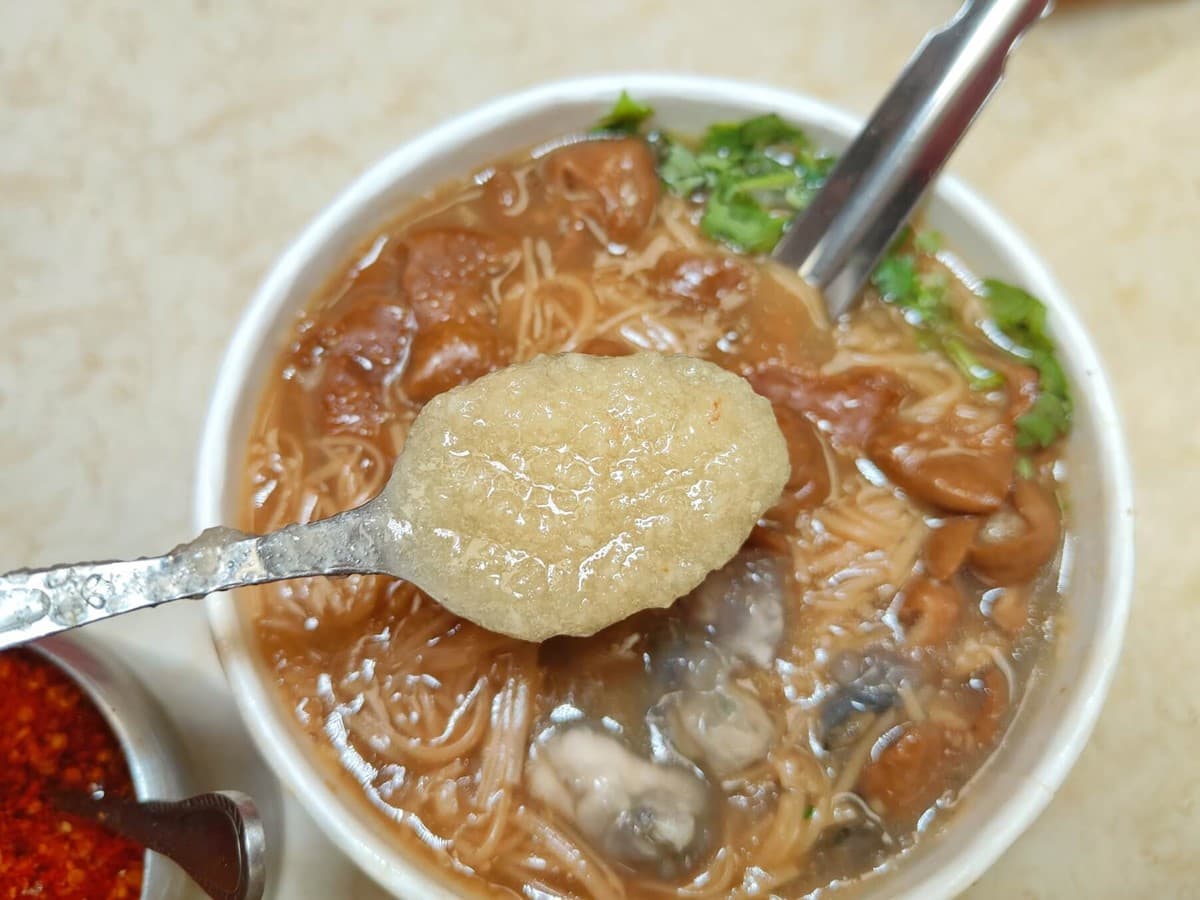 後山埤小吃四大天王之一!30年「老字號麵線」名人都愛,吃得到南部味肉粽 後山埤小吃四大天王之一!30年「老字號麵線」名人都愛,吃得到南部味肉粽