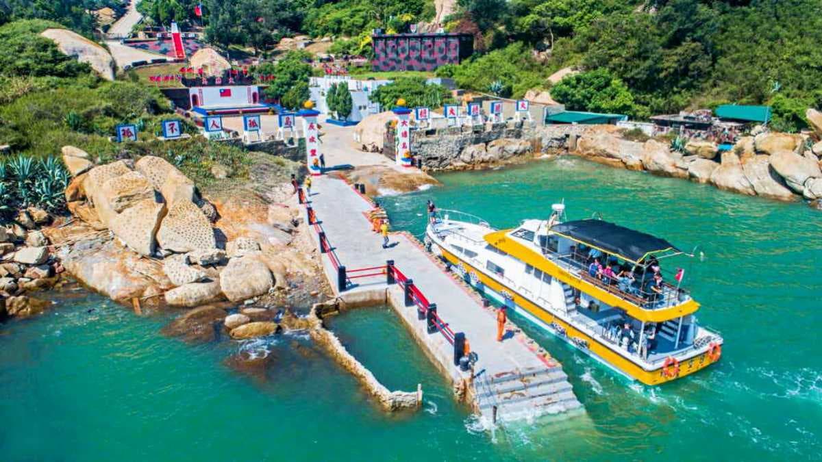 每位登島遊客須提前30分鐘到達登船地點。（圖片來源：金門觀光旅遊網）