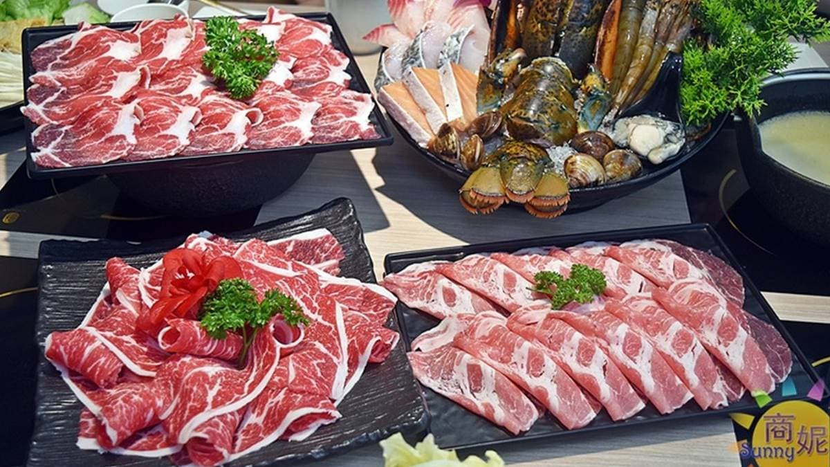 這邊的肉品特色在於超大盤，能吃得過癮（圖片來源：商妮吃喝遊樂）