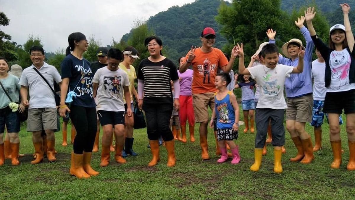 擁有特殊泥炭土濕地，走在泥土上還會搖晃、柔軟波動。（圖片來源：快樂的過每一天）