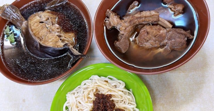 桃園夜市虎號十全藥燉排骨。（圖片來源：老皮嫩肉的流水帳生活）