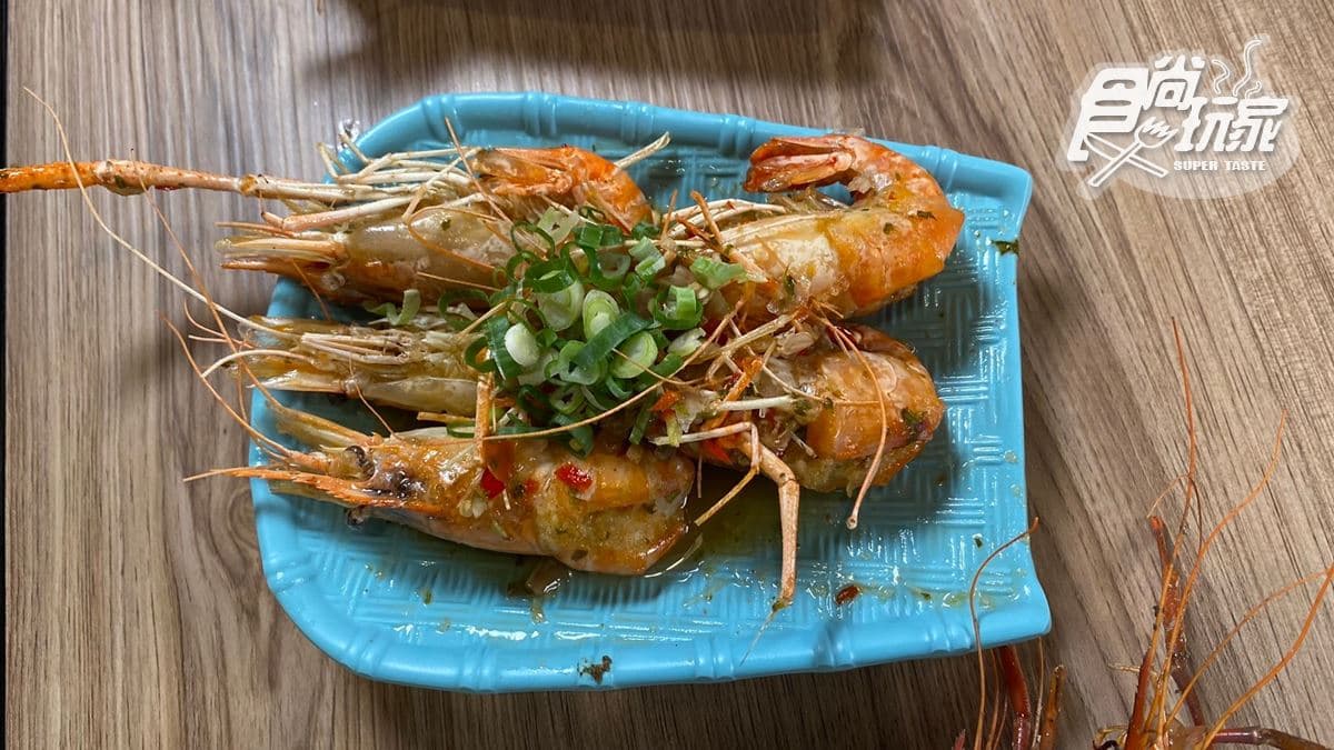 這裡也是全台首創溜滑梯水道蝦餐廳。