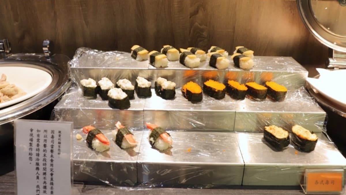 店內也提供握壽司無限吃。（圖片來源：進食的巨鼠）