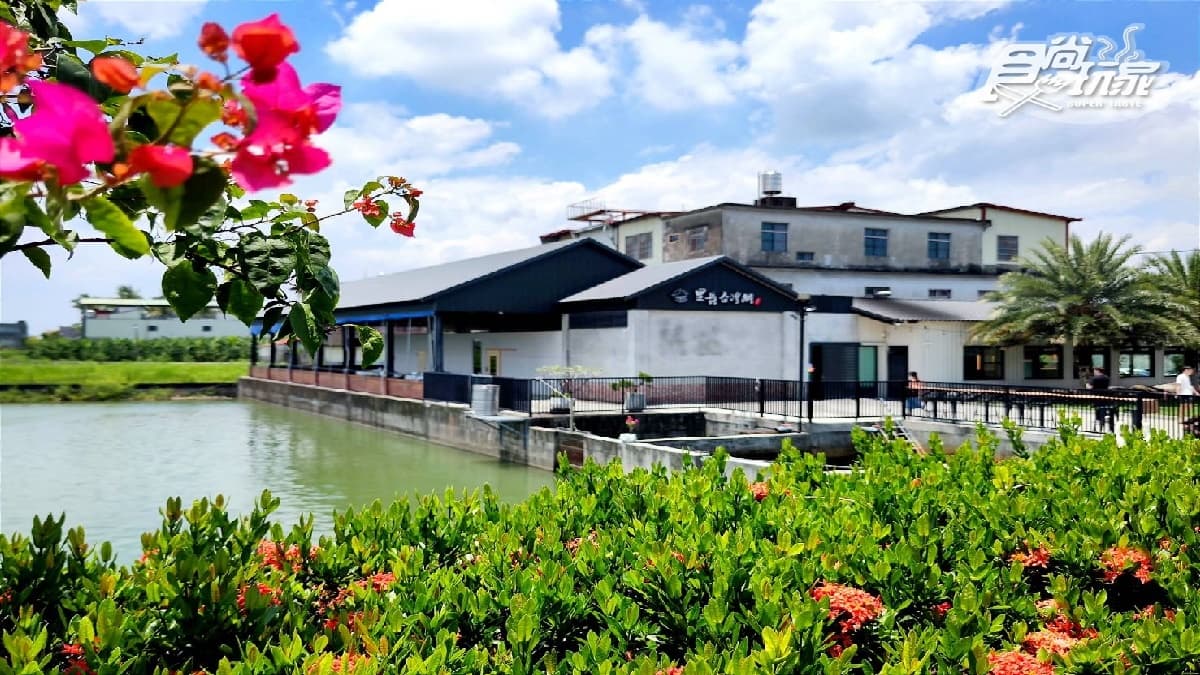 「里長台灣鯛」養殖池就位在餐廳旁。