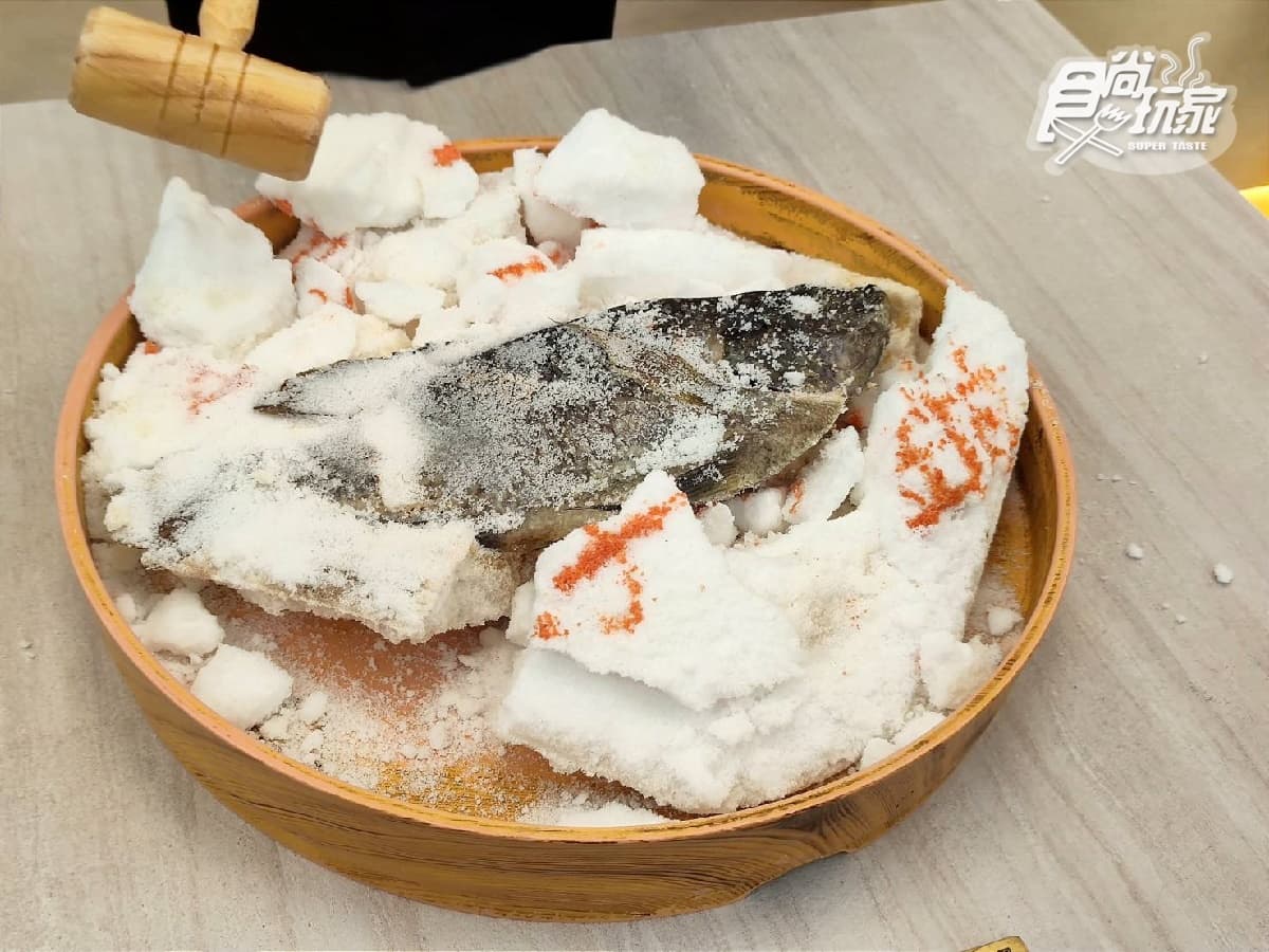 【獨家】現撈鯛魚免費吃！全台首家「台灣鯛砂鍋魚頭」，必嘗巨無霸敲敲魚