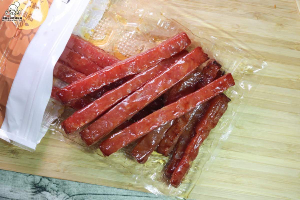 高雄六合觀光夜市攻略：Top12六合夜市美食、必逛景點、伴手禮推薦