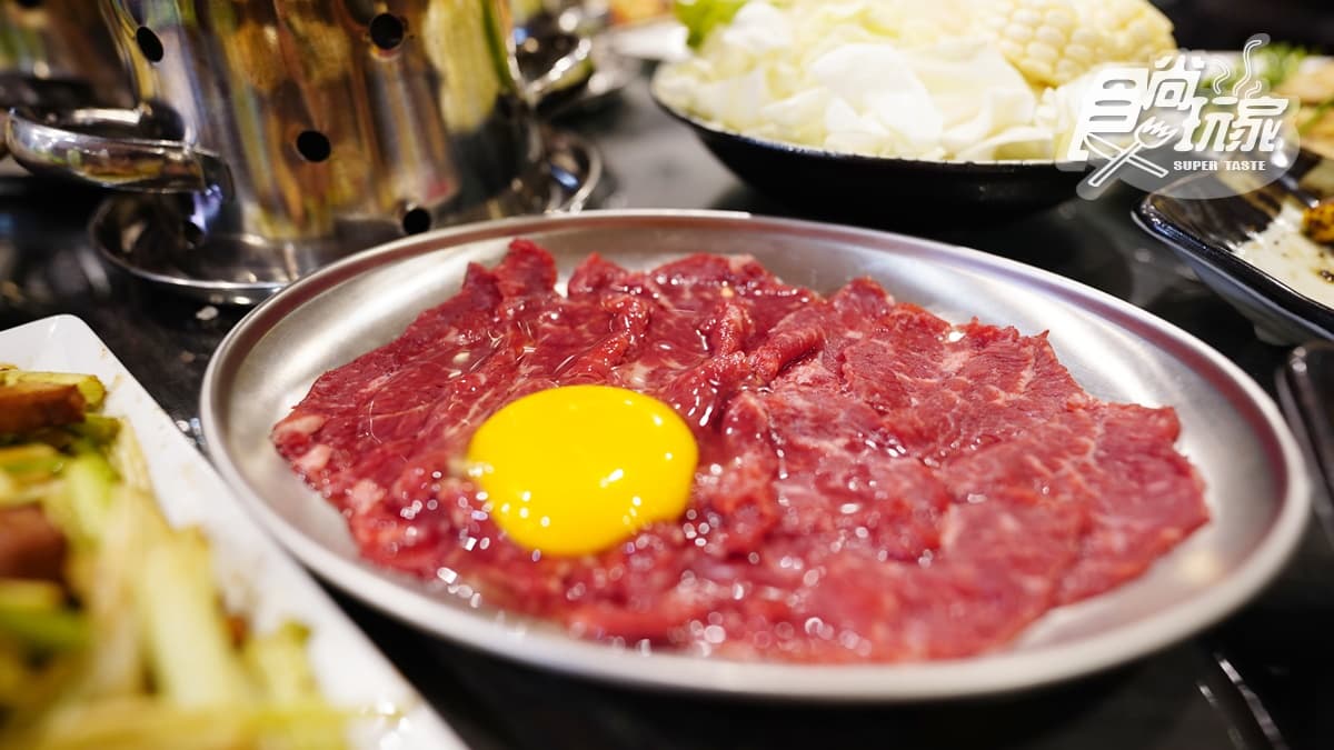 399元起吃到飽！全台首創「粥底火鍋」爽嗑干貝、溫體牛，免費送爆汁大文蛤