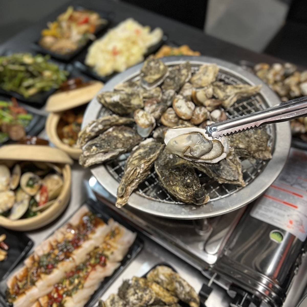 199元烤蚵、蛤蜊吃到飽!還有百元熱炒飽到天靈蓋,熄燈倒數1個月快衝 199元烤蚵、蛤蜊吃到飽!還有百元熱炒飽到天靈蓋,熄燈倒數1個月快衝