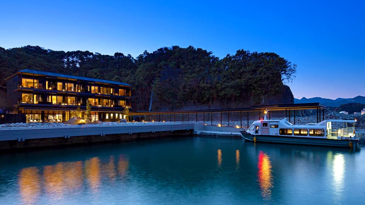 日本唯一「一島一旅館」形式飯店。（圖片來源：碧き島の宿 熊野別邸 中の島）